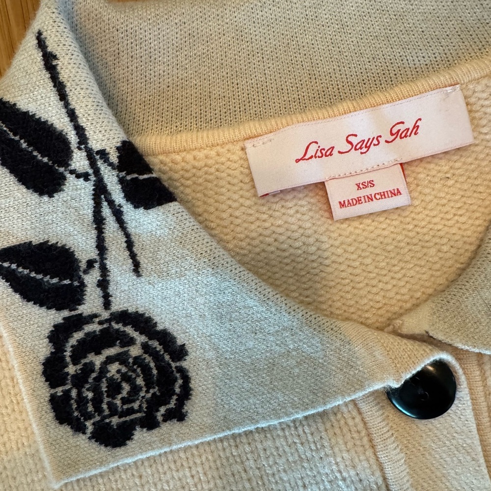 Lisa Says Gah Cream Cardigan with Black Floral Collar - Picture 4 of 5